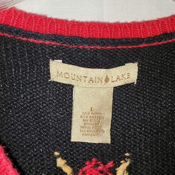 Mountain Lake Black and Red Argyle Vest - Picture 7 of 9